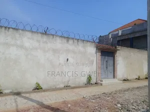 3chbre Duplex dans Francis Gweh, Cocody à Louer