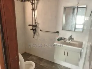 3chbre Duplex dans Francis Gweh, Cocody à Louer