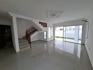 3chbre Duplex dans Francis Gweh, Cocody à Louer
