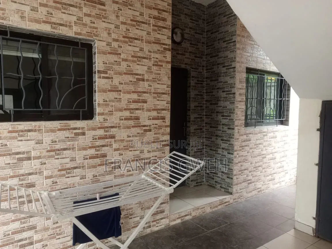 2chbre Appartement dans Francis Gweh, Cocody à Louer