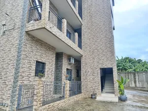 2chbre Appartement dans Francis Gweh, Cocody à Louer