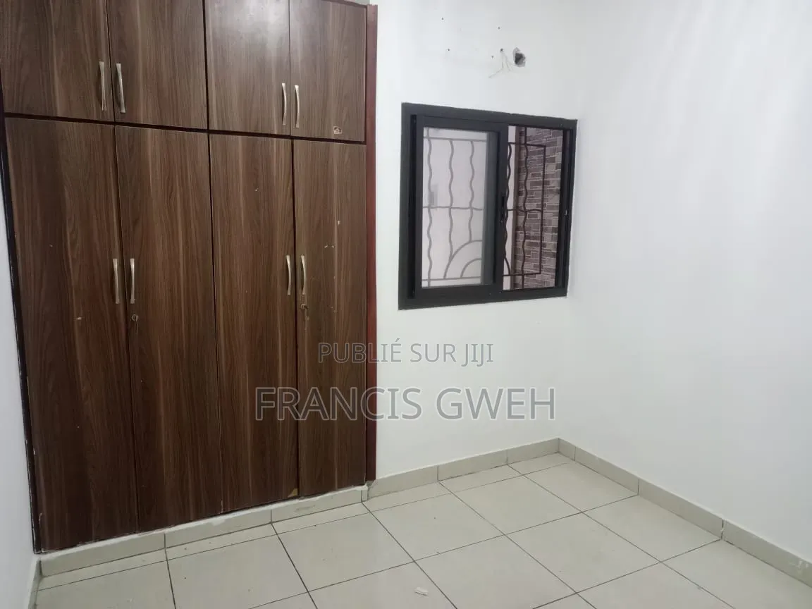 2chbre Appartement dans Francis Gweh, Cocody à Louer