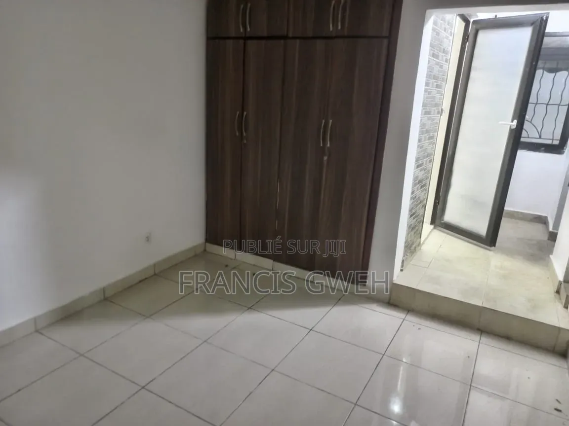 2chbre Appartement dans Francis Gweh, Cocody à Louer