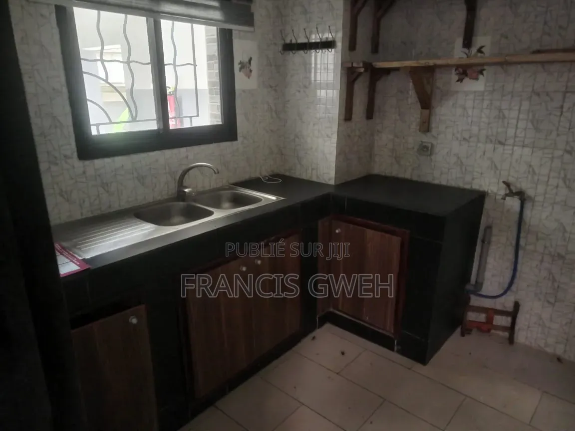2chbre Appartement dans Francis Gweh, Cocody à Louer