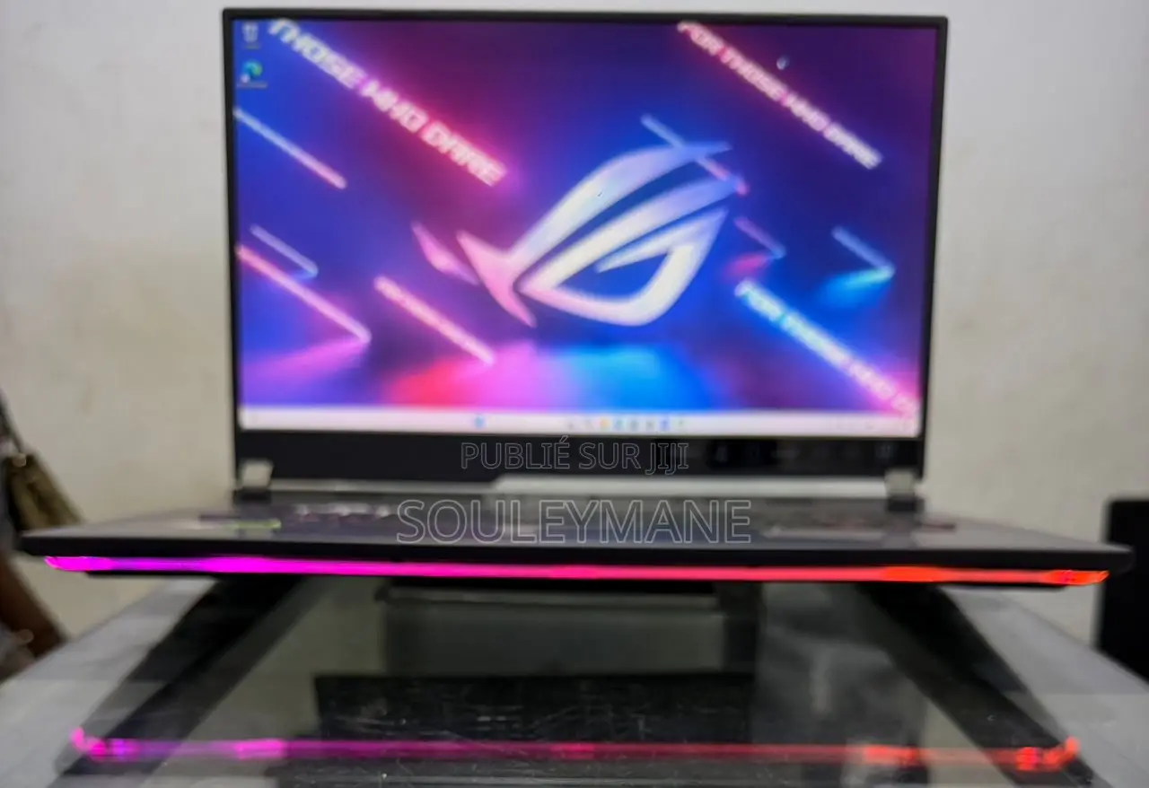 Ordinateur portable Asus ROG Strix G17 16GB AMD Ryzen 7 SSD 512GB