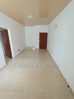 3chbre Villa dans Sika Immobilier, Cocody à Louer