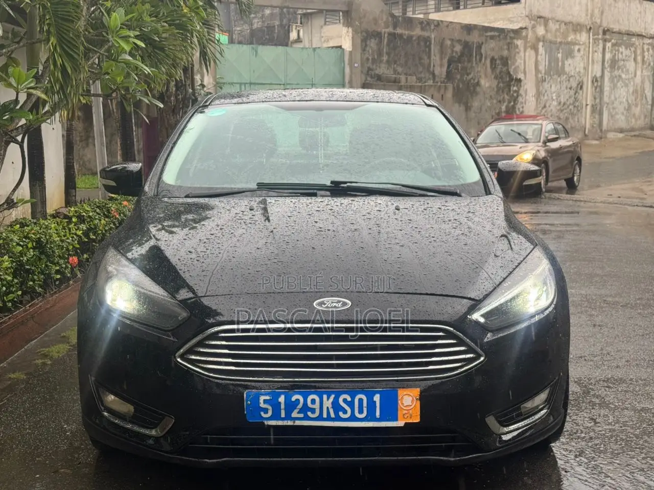 Ford Focus Titanium Sedan FWD (2.0L 4cyl 6A) 2017 Noir