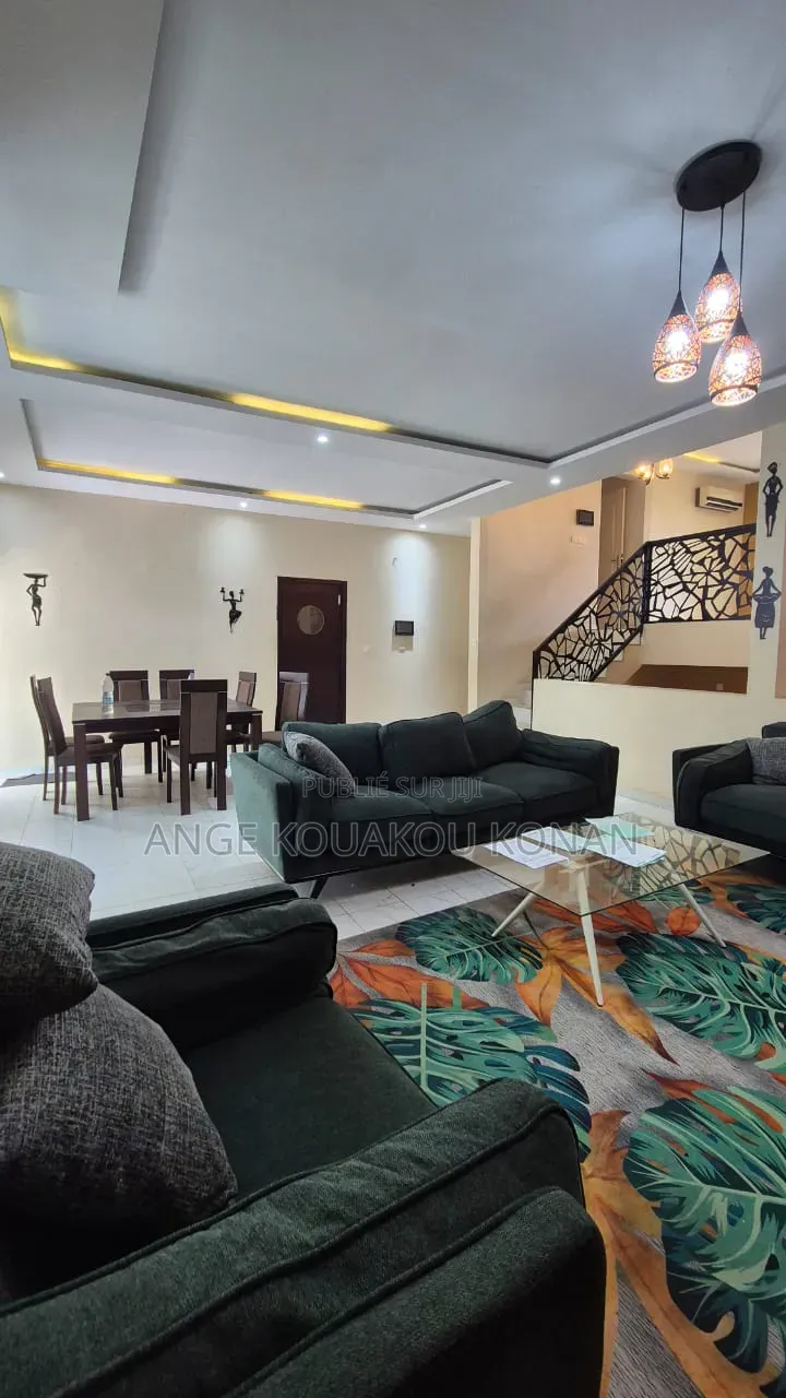 4chbre Duplex dans Ange Immobilier, Cocody à Louer