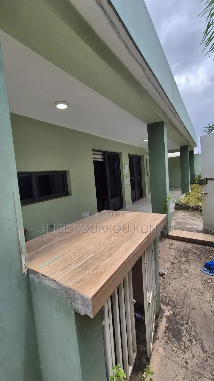 4chbre Duplex dans Ange Immobilier, Cocody à Louer