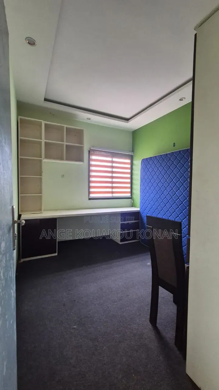 4chbre Duplex dans Ange Immobilier, Cocody à Louer