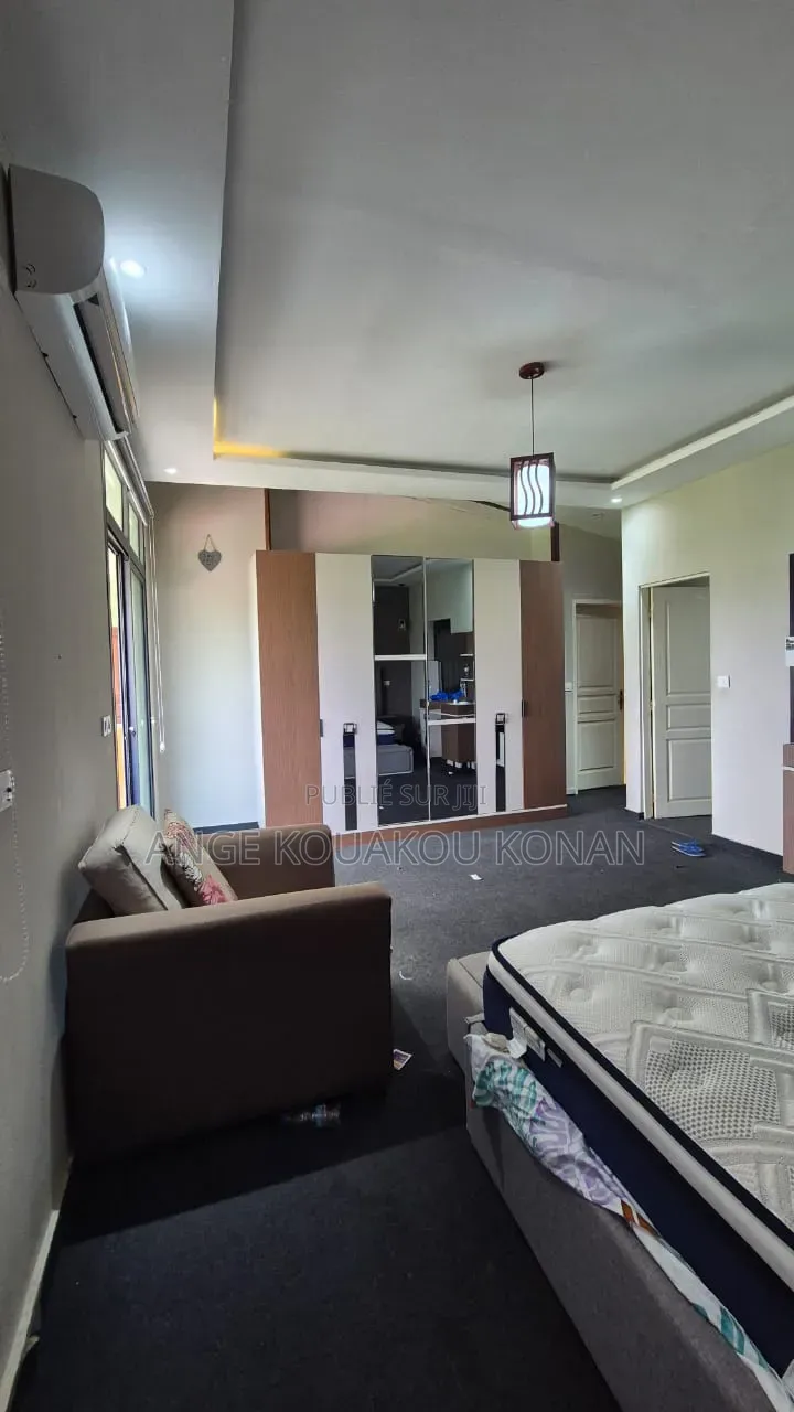 4chbre Duplex dans Ange Immobilier, Cocody à Louer