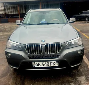 BMW X3 xDrive28i 4dr SUV AWD (2.0L 4cyl Turbo 8A) 2014 Gris