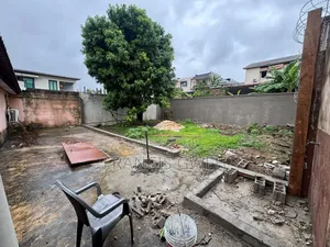 4chbre Duplex dans Francis Gweh, Cocody à Louer