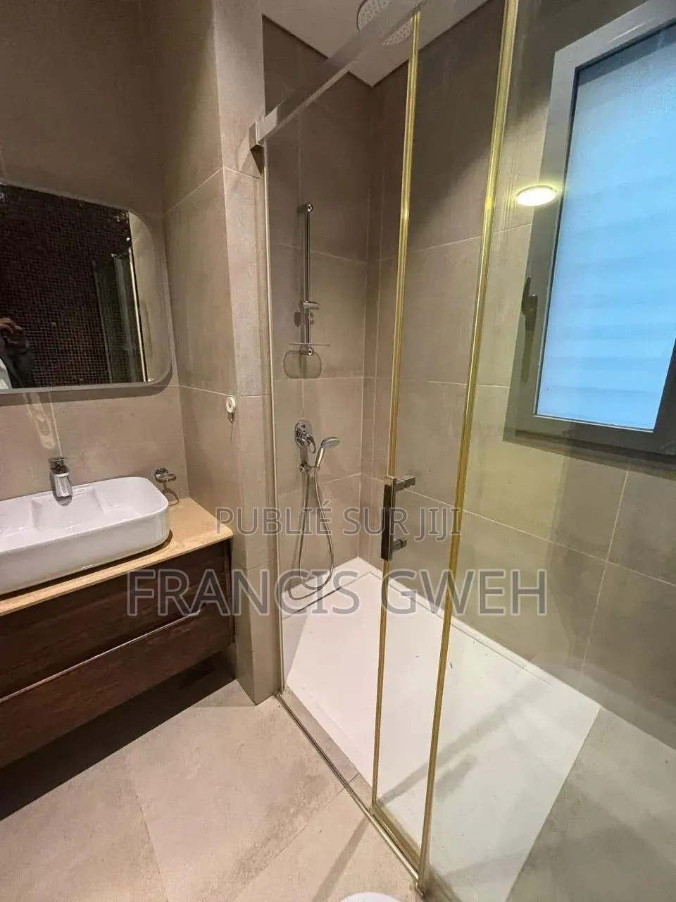2chbre Appartement dans Francis Gweh, Cocody à Louer