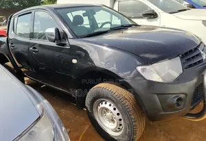 Mitsubishi L200 2012 Noir