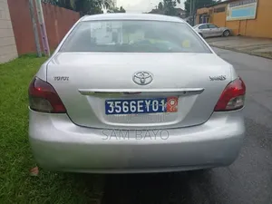 Toyota Yaris 2011 Argenté