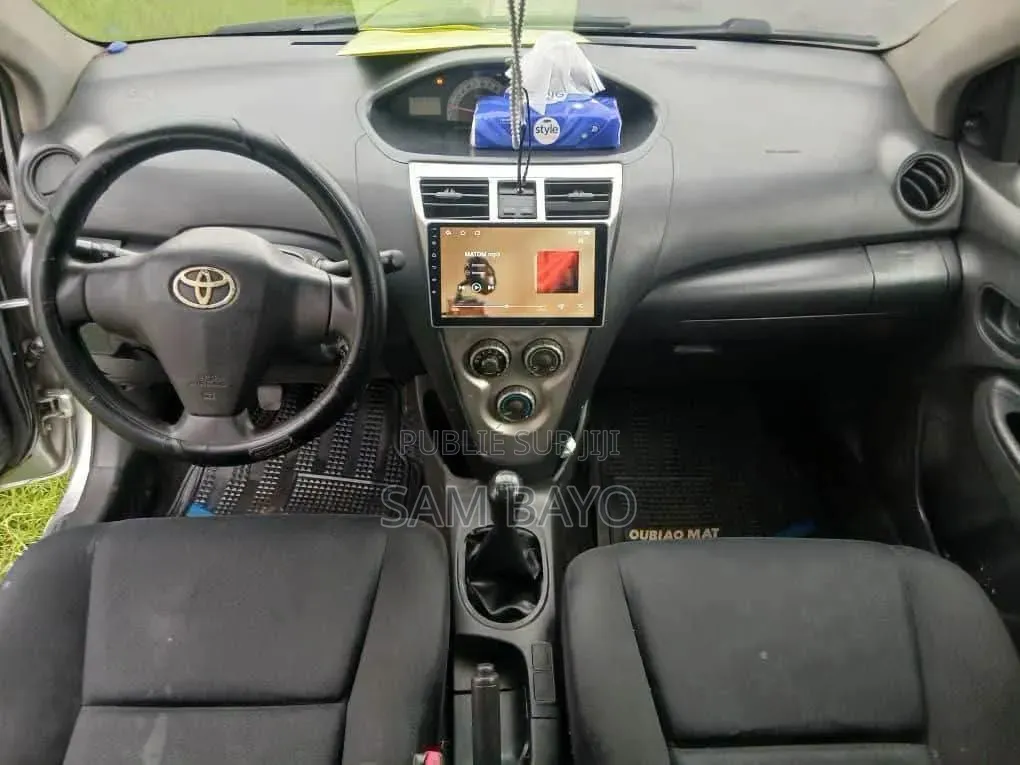 Toyota Yaris 2011 Argenté