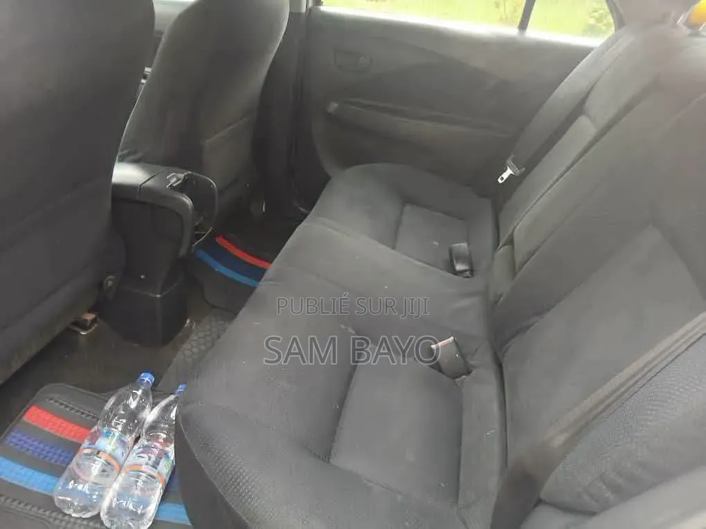 Toyota Yaris 2011 Argenté