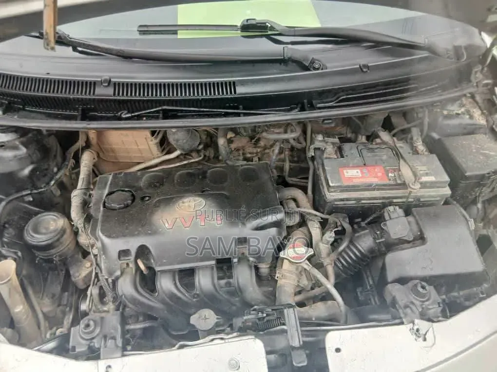 Toyota Yaris 2011 Argenté