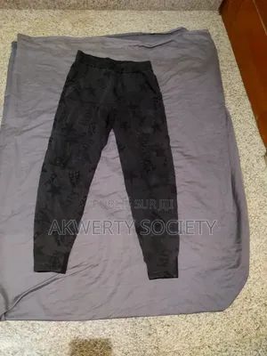 Jean Désigné Et Jogging Basic Noir