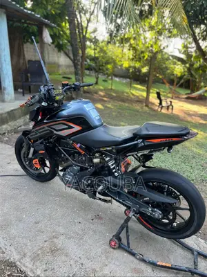 Nouveau Yamaha Crux 2025 Noir