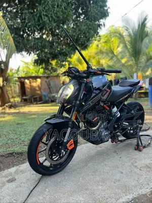 Nouveau Yamaha Crux 2025 Noir