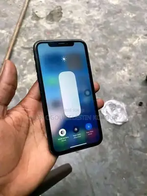 Apple iPhone XR 64 GB Noir