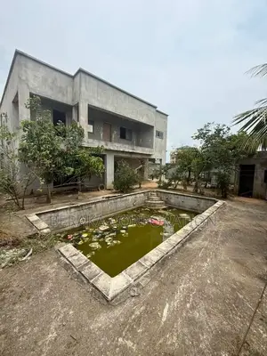 5chbre Duplex dans Beraka Corporation, Bingerville à Vendre