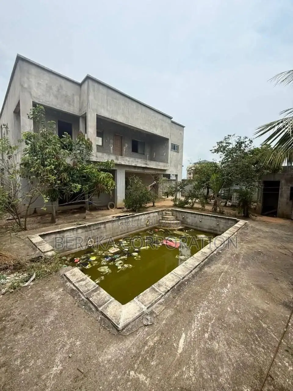 5chbre Duplex dans Beraka Corporation, Bingerville à Vendre