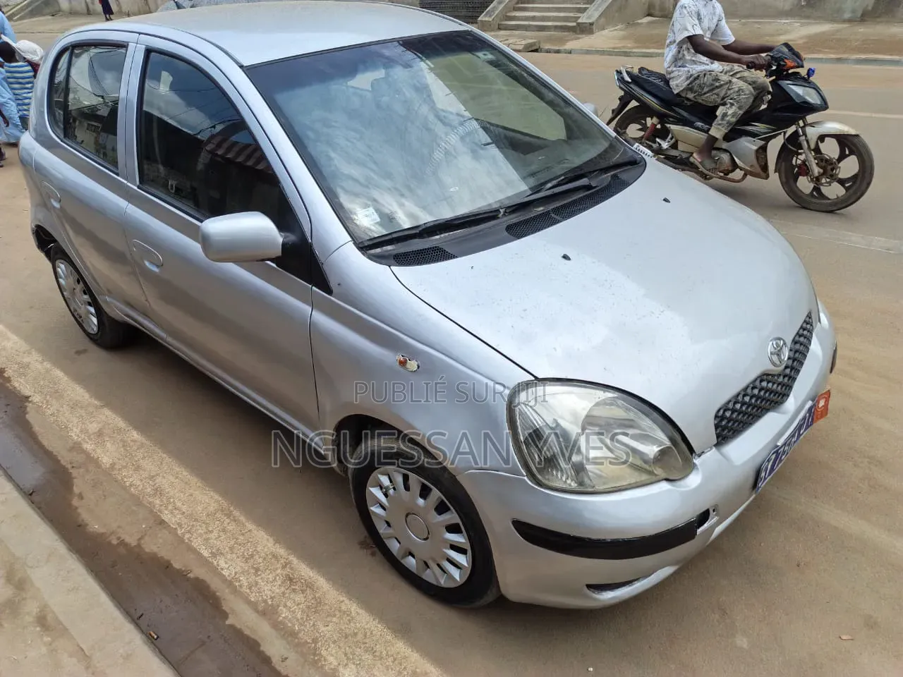 Toyota Yaris 1.4 2002 Gris