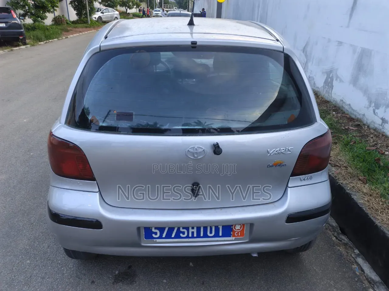 Toyota Yaris 1.4 2002 Gris
