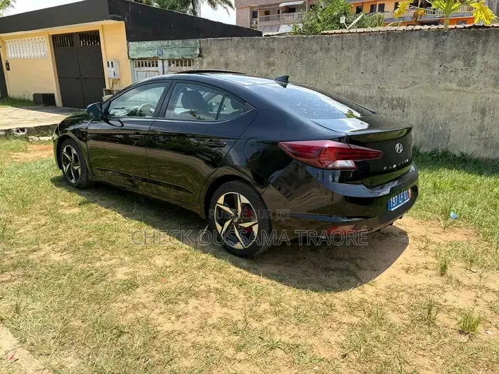 Hyundai Elantra 2020 Bleu