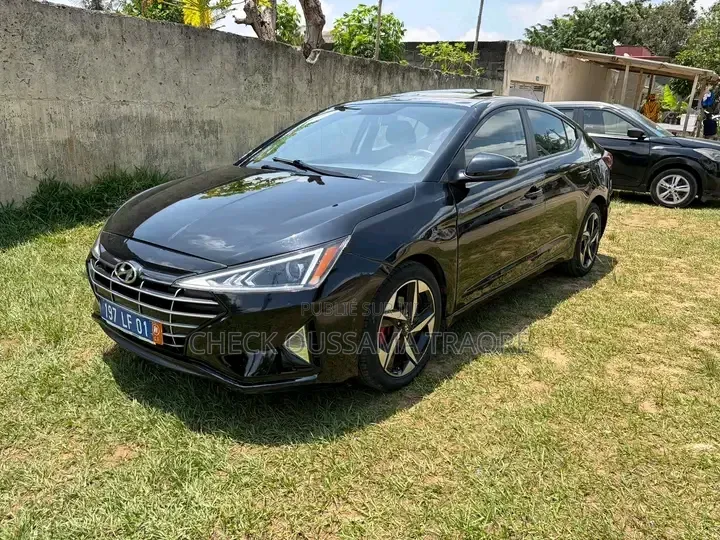 Hyundai Elantra 2020 Bleu