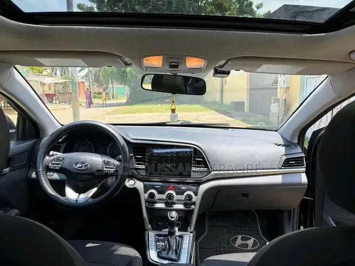 Hyundai Elantra 2020 Bleu