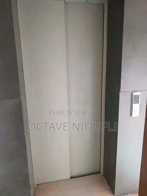 1chbre Appartement dans , Cocody à Louer