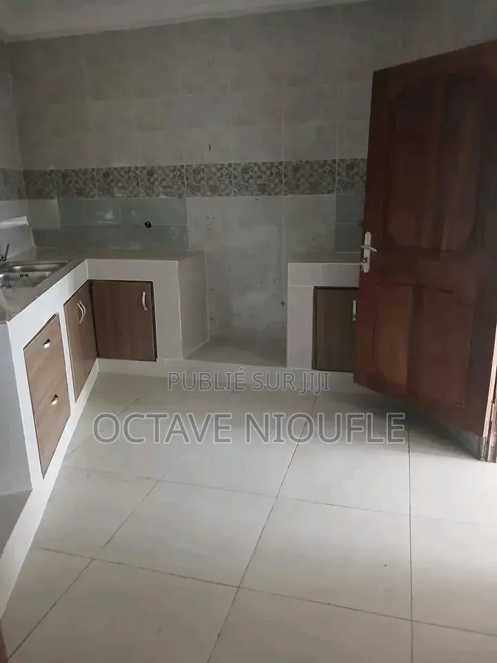 1chbre Appartement dans , Cocody à Louer