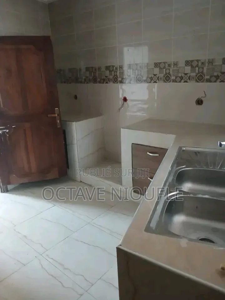 1chbre Appartement dans , Cocody à Louer