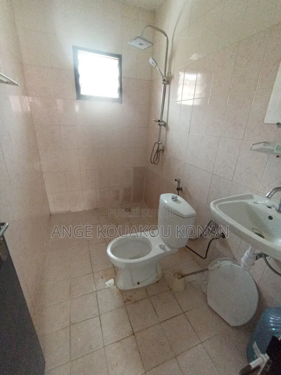 3chbre Duplex dans Ange Immobilier, Bingerville à Vendre
