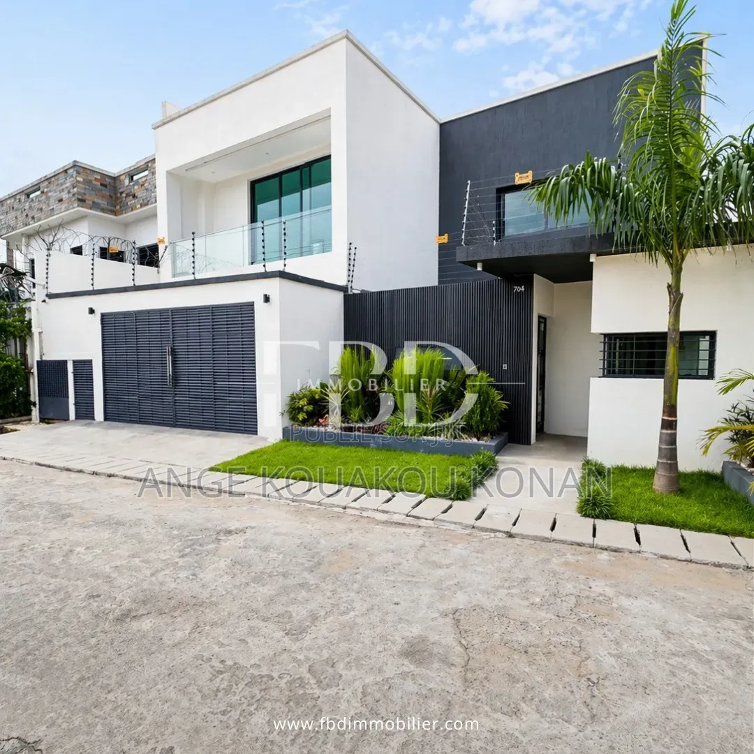 5chbre Duplex dans Ange Immobilier, Cocody à Louer
