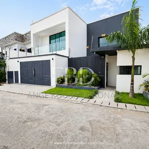 5chbre Duplex dans Ange Immobilier, Cocody à Louer