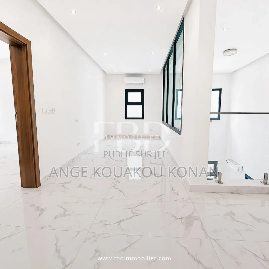 5chbre Duplex dans Ange Immobilier, Cocody à Louer