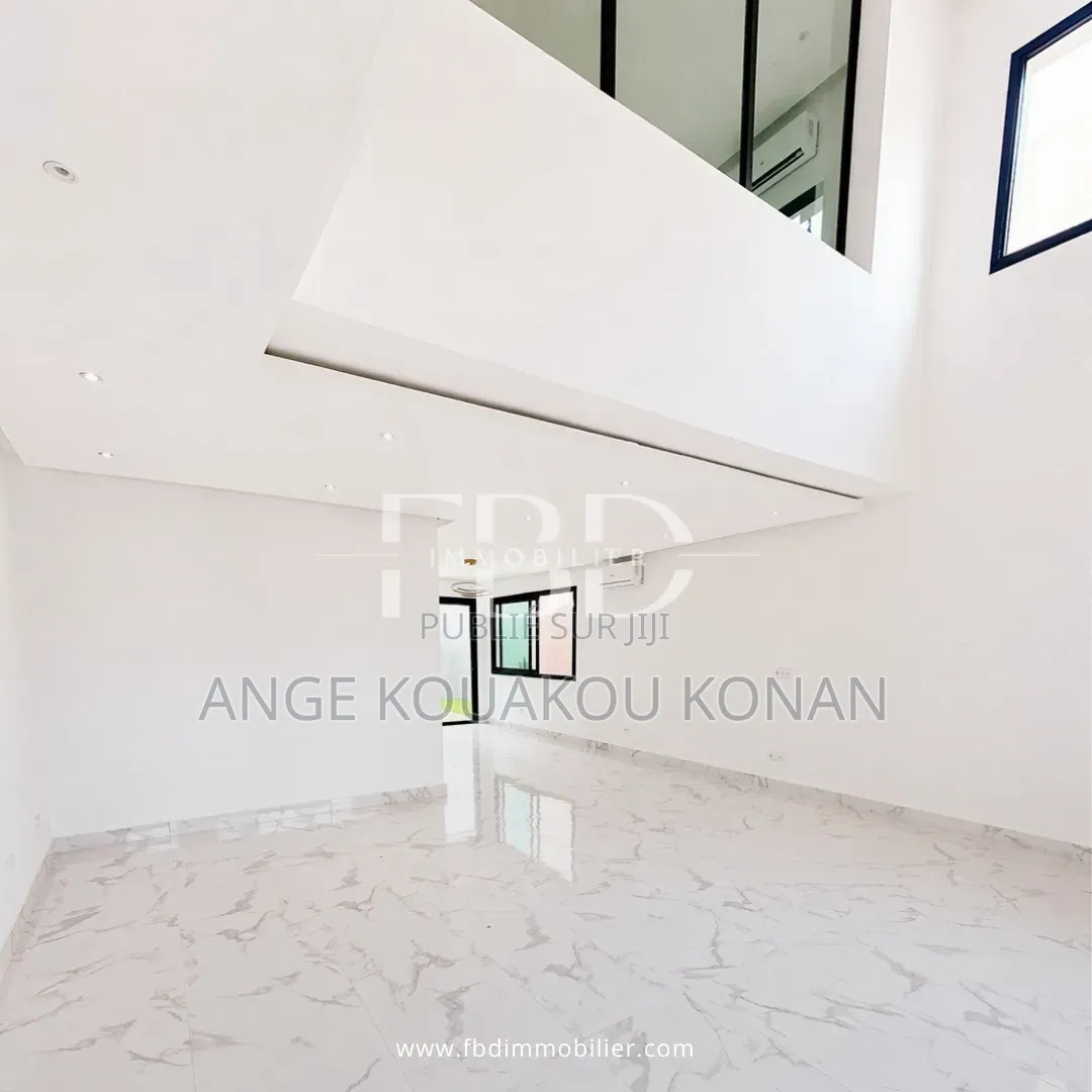 5chbre Duplex dans Ange Immobilier, Cocody à Louer