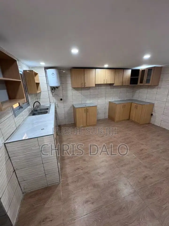 4chbre Duplex dans Djôlo, Cocody à Louer