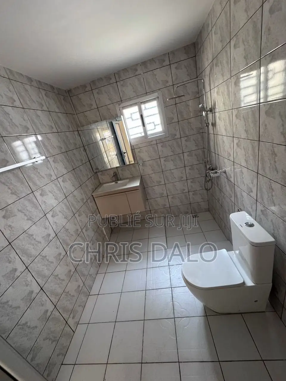 4chbre Duplex dans Djôlo, Cocody à Louer