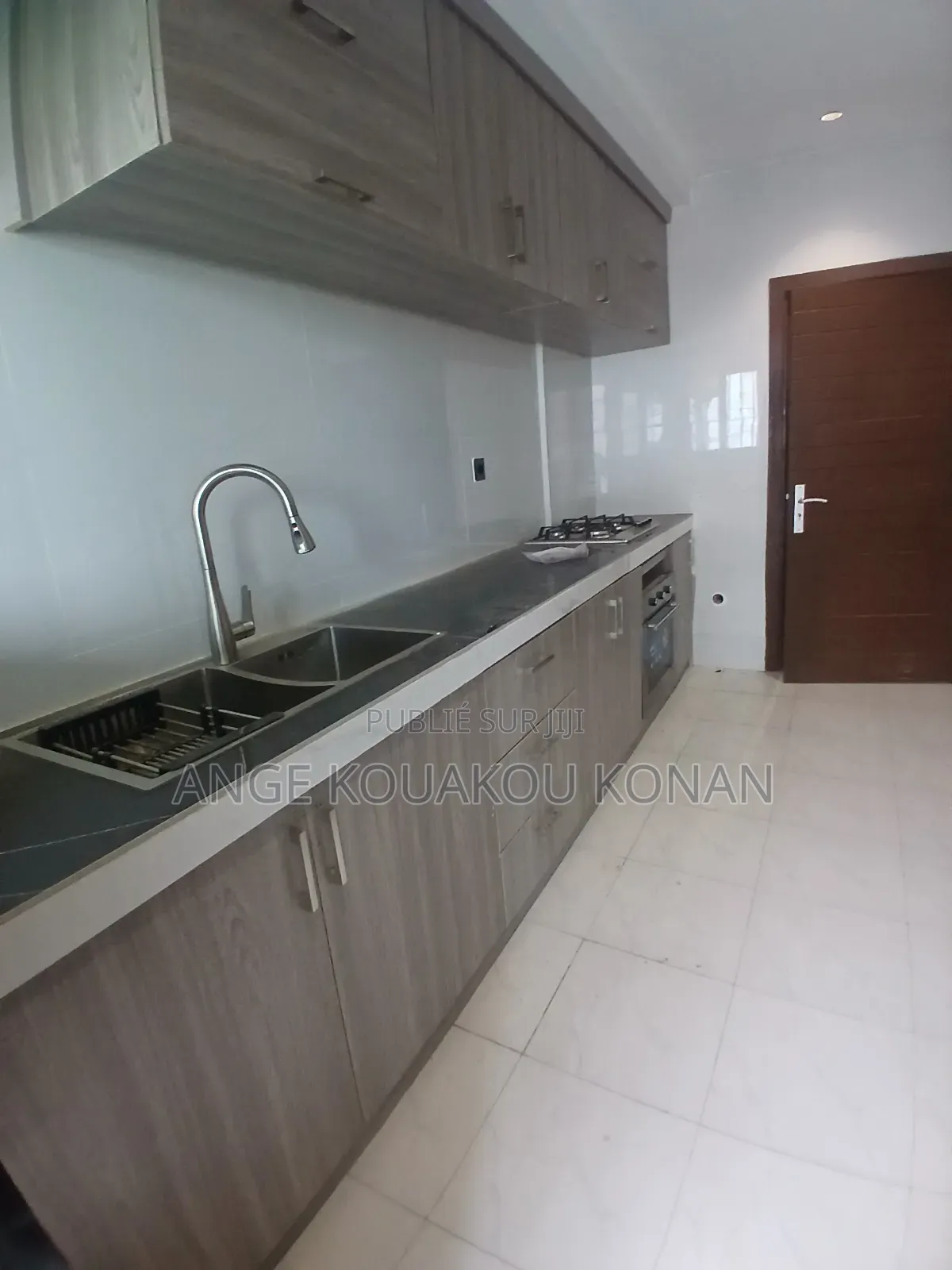 2chbre Appartement dans Ange Immobilier, Cocody à Louer