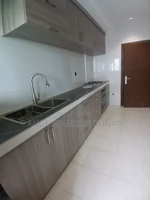 2chbre Appartement dans Ange Immobilier, Cocody à Louer