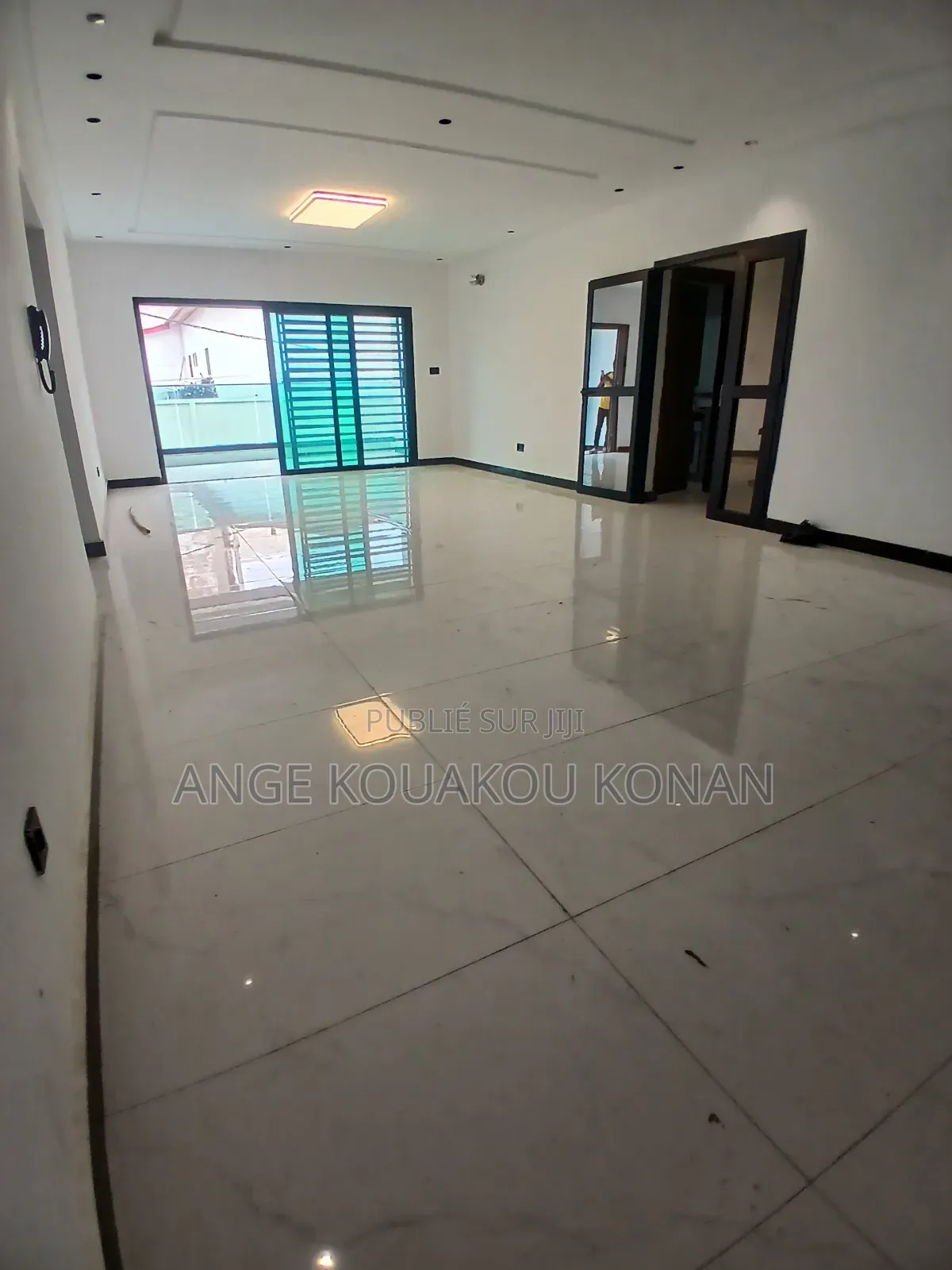 2chbre Appartement dans Ange Immobilier, Cocody à Louer