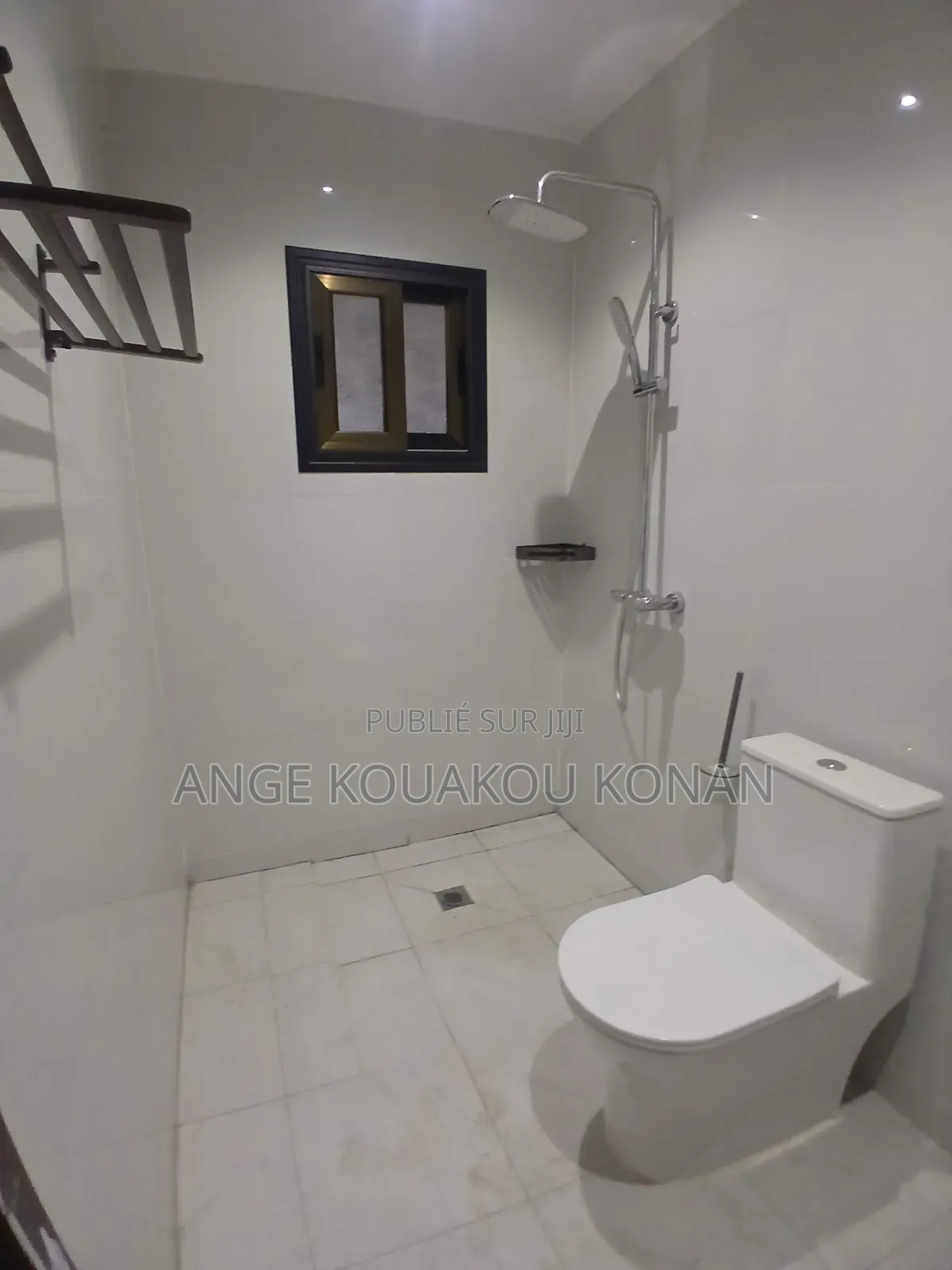 2chbre Appartement dans Ange Immobilier, Cocody à Louer