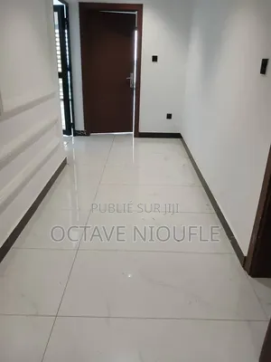 2chbre Appartement dans , Cocody à Louer