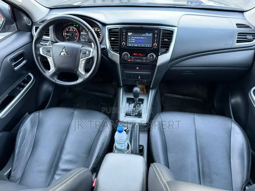 Mitsubishi L200 2024 Noir